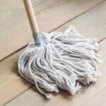 WOODEN MOP STICK - 18101063